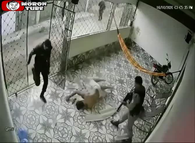 Video :The (almost ideal) hiding spot to avoid a police search